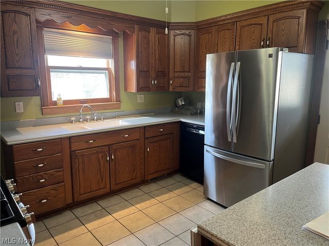 124 High Street, Marietta, OH 45750