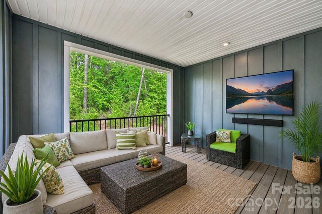 957 Portrush Lane, Tega Cay, SC 29708