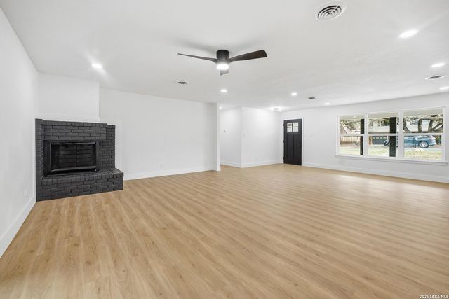 101 Twinleaf, Castle Hills, TX 78213