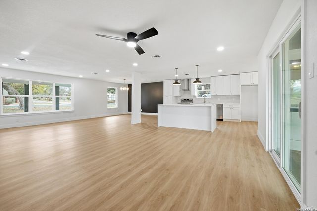 101 Twinleaf, Castle Hills, TX 78213