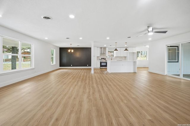 101 Twinleaf, Castle Hills, TX 78213