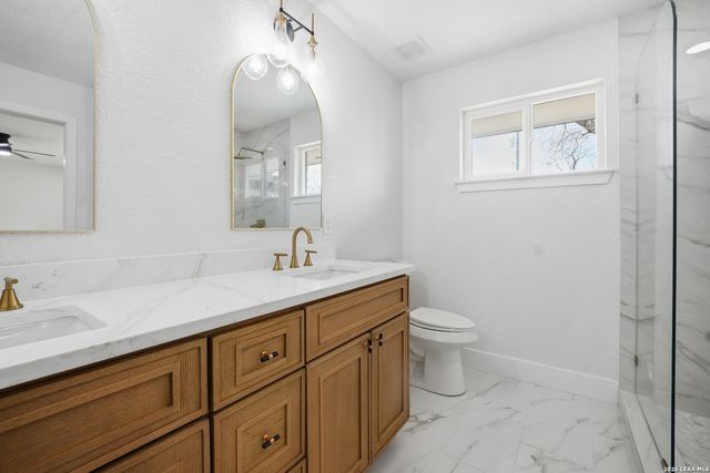 101 Twinleaf, Castle Hills, TX 78213