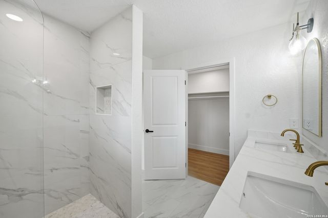 101 Twinleaf, Castle Hills, TX 78213