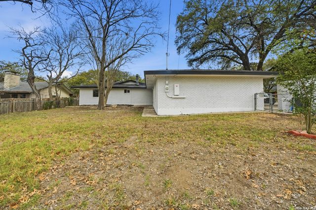 101 Twinleaf, Castle Hills, TX 78213