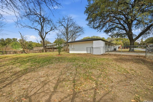 101 Twinleaf, Castle Hills, TX 78213