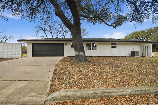 101 Twinleaf, Castle Hills, TX 78213