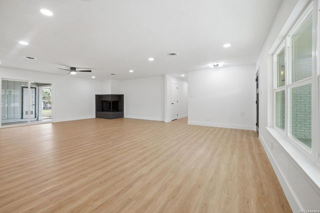 101 Twinleaf, Castle Hills, TX 78213