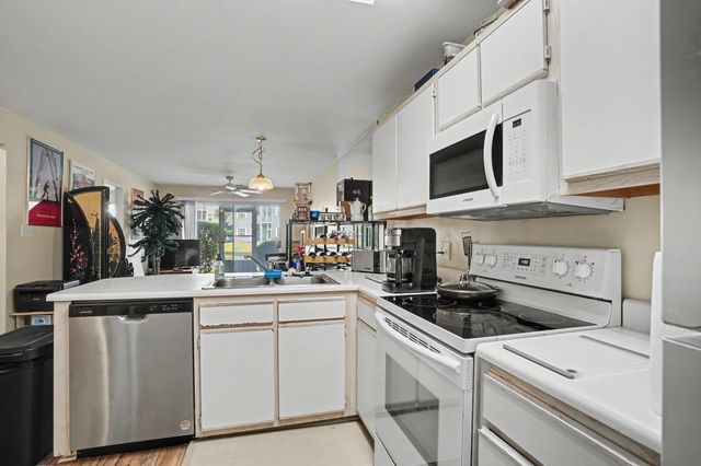 3690 Clay Pond Village Ln Apt 3, Myrtle Beach, SC 29579