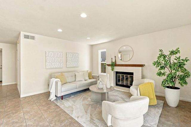 11874 Arborlake Way, San Diego, CA 92131