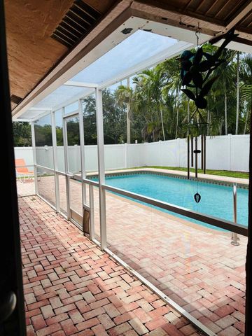 1076 SW 26th Terrace, Deerfield Beach, FL 33442