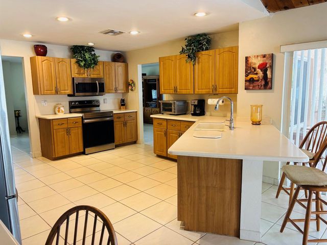 1076 SW 26th Terrace, Deerfield Beach, FL 33442