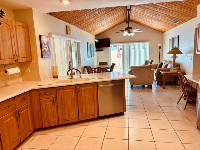 1076 SW 26th Terrace, Deerfield Beach, FL 33442