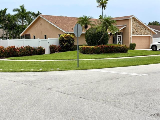 1076 SW 26th Terrace, Deerfield Beach, FL 33442
