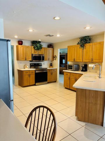 1076 SW 26th Terrace, Deerfield Beach, FL 33442