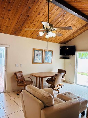1076 SW 26th Terrace, Deerfield Beach, FL 33442