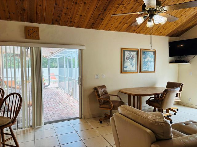 1076 SW 26th Terrace, Deerfield Beach, FL 33442