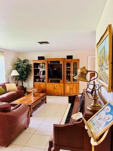1076 SW 26th Terrace, Deerfield Beach, FL 33442