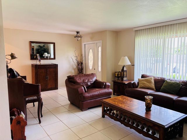 1076 SW 26th Terrace, Deerfield Beach, FL 33442