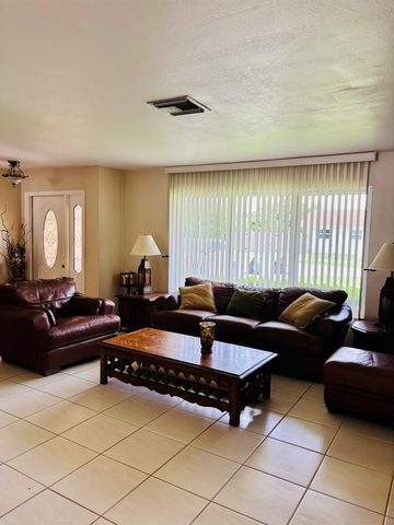 1076 SW 26th Terrace, Deerfield Beach, FL 33442