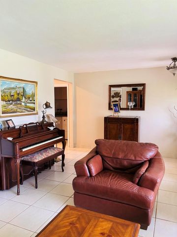 1076 SW 26th Terrace, Deerfield Beach, FL 33442