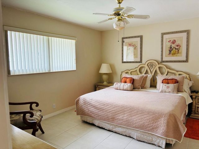 1076 SW 26th Terrace, Deerfield Beach, FL 33442