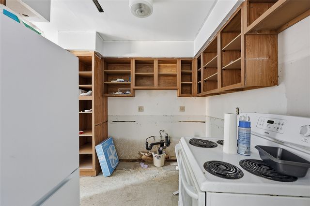 1015 Woodland Heights Court SE 11, Cedar Rapids, IA 52403