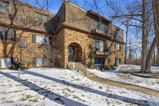 1015 Woodland Heights Court SE 11, Cedar Rapids, IA 52403
