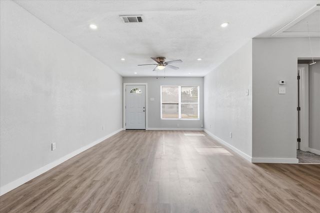 3103 S Edgefield Avenue, Dallas, TX 75224