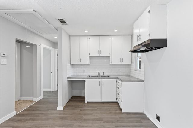 3103 S Edgefield Avenue, Dallas, TX 75224