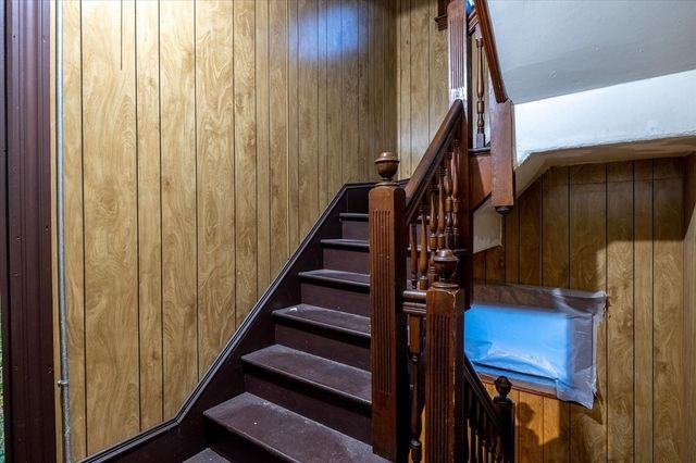 32 Ames St, Worcester, MA 01604