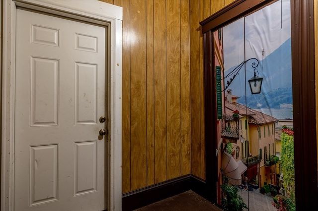 32 Ames St, Worcester, MA 01604