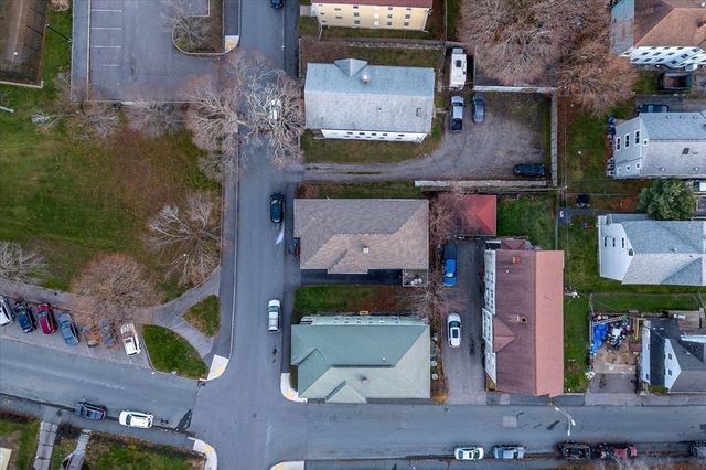 32 Ames St, Worcester, MA 01604