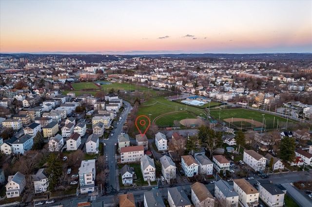 32 Ames St, Worcester, MA 01604