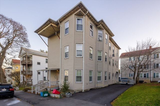 32 Ames St, Worcester, MA 01604