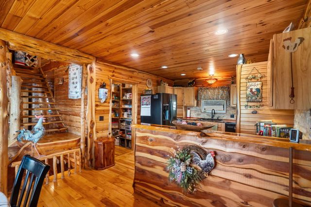 10 Baywood Circle, Branson West, MO 65737