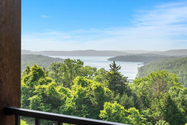 10 Baywood Circle, Branson West, MO 65737