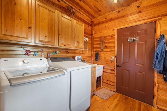 10 Baywood Circle, Branson West, MO 65737