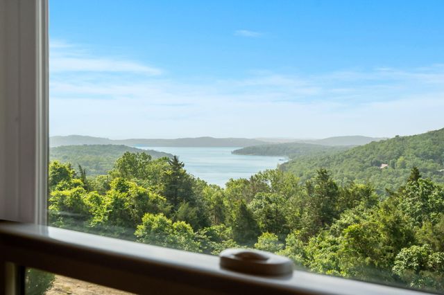 10 Baywood Circle, Branson West, MO 65737