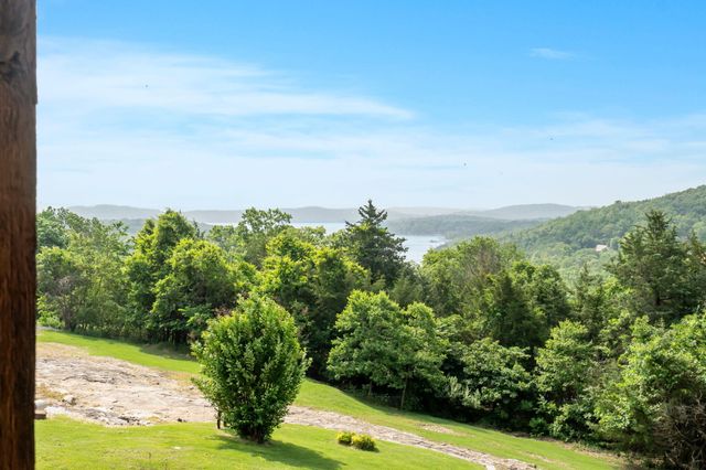 10 Baywood Circle, Branson West, MO 65737