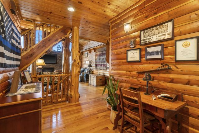 10 Baywood Circle, Branson West, MO 65737