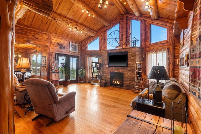 10 Baywood Circle, Branson West, MO 65737