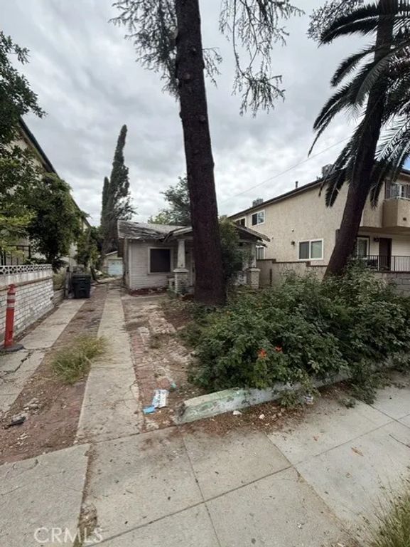 482 E Santa Anita, Burbank, CA 91501