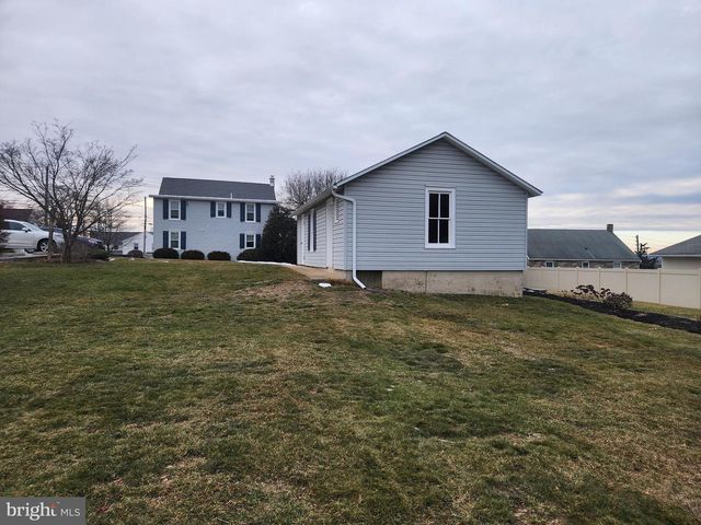 123 N 11TH ST, Akron, PA 17501