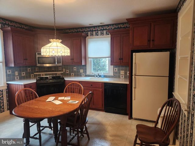 123 N 11TH ST, Akron, PA 17501