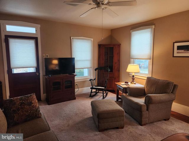 123 N 11TH ST, Akron, PA 17501