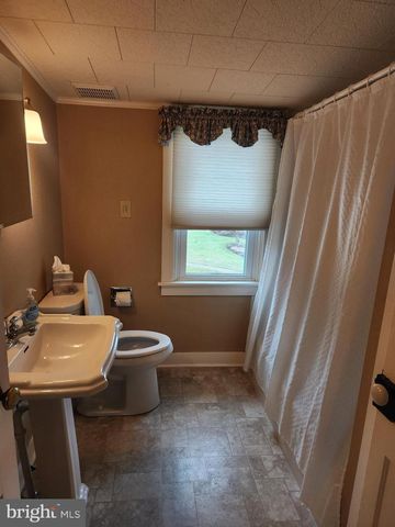 123 N 11TH ST, Akron, PA 17501