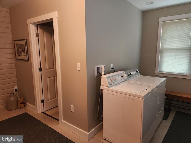 123 N 11TH ST, Akron, PA 17501