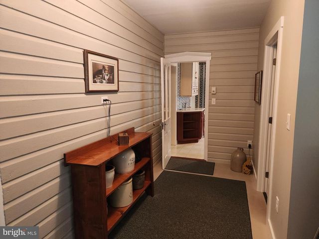 123 N 11TH ST, Akron, PA 17501