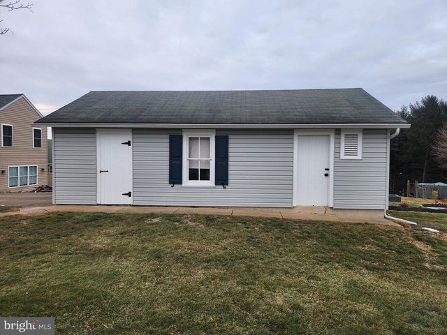 123 N 11TH ST, Akron, PA 17501