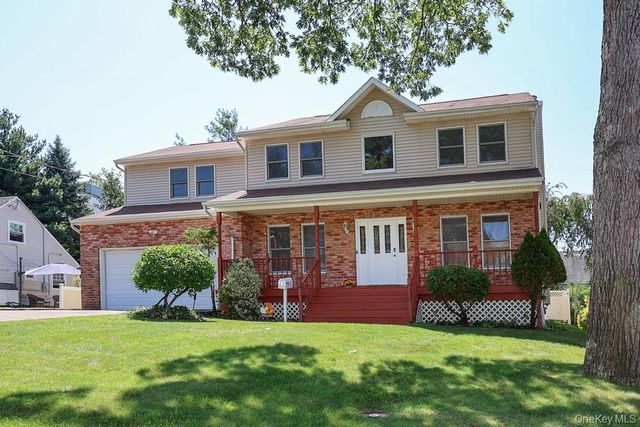 23 Garden Drive, Albertson, NY 11507